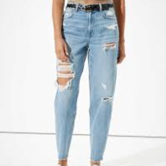 American Eagle Jeans Womens 14 Blue Relaxed Mom Distressed Denim (32x27) NWT - Picture 1 of 14